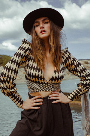 TARIQ POINTY JACKET MINI DIAMOND