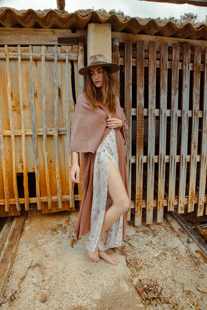 SLIT CAPE RUSTIC BROWN