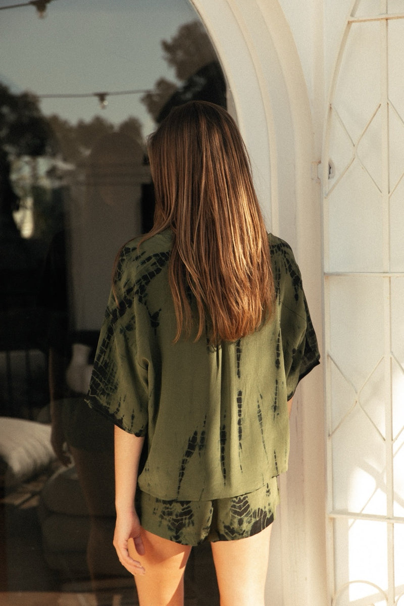 CHAI SHIRT OLIVE TIE DYE