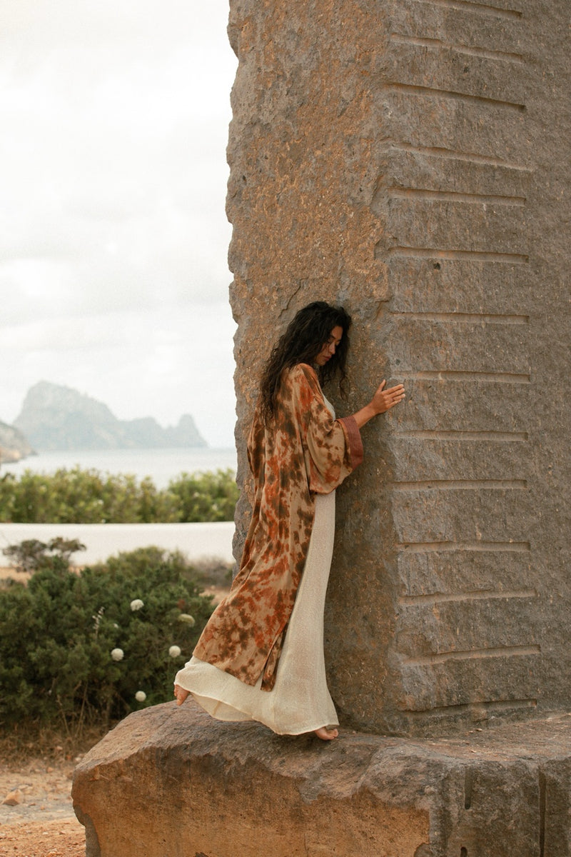 PETRA ROBE LONG BAMBOO RED EARTH SPLASH