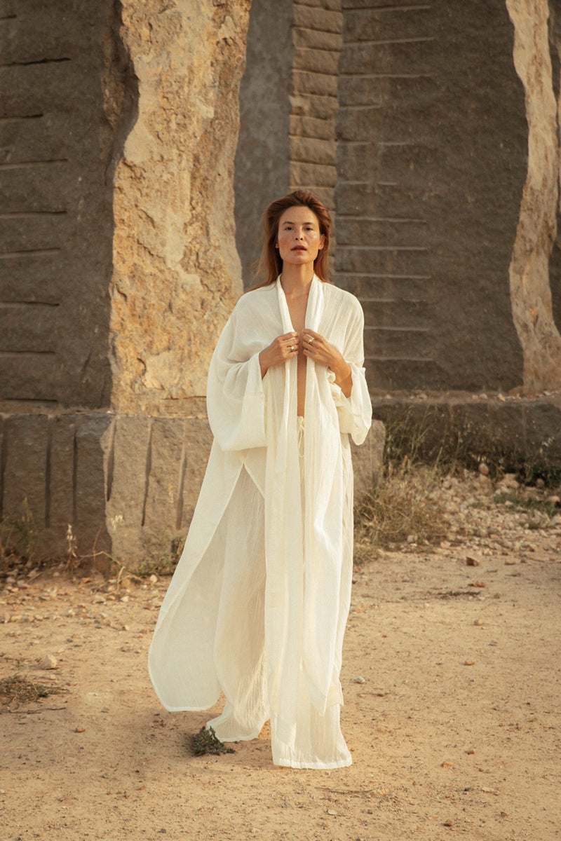 SOL CAPE OFF WHITE