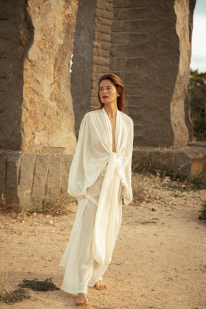 SOL CAPE OFF WHITE