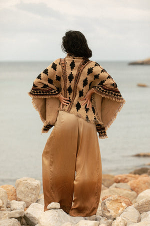 ARROW PONCHO IKAT CREAM