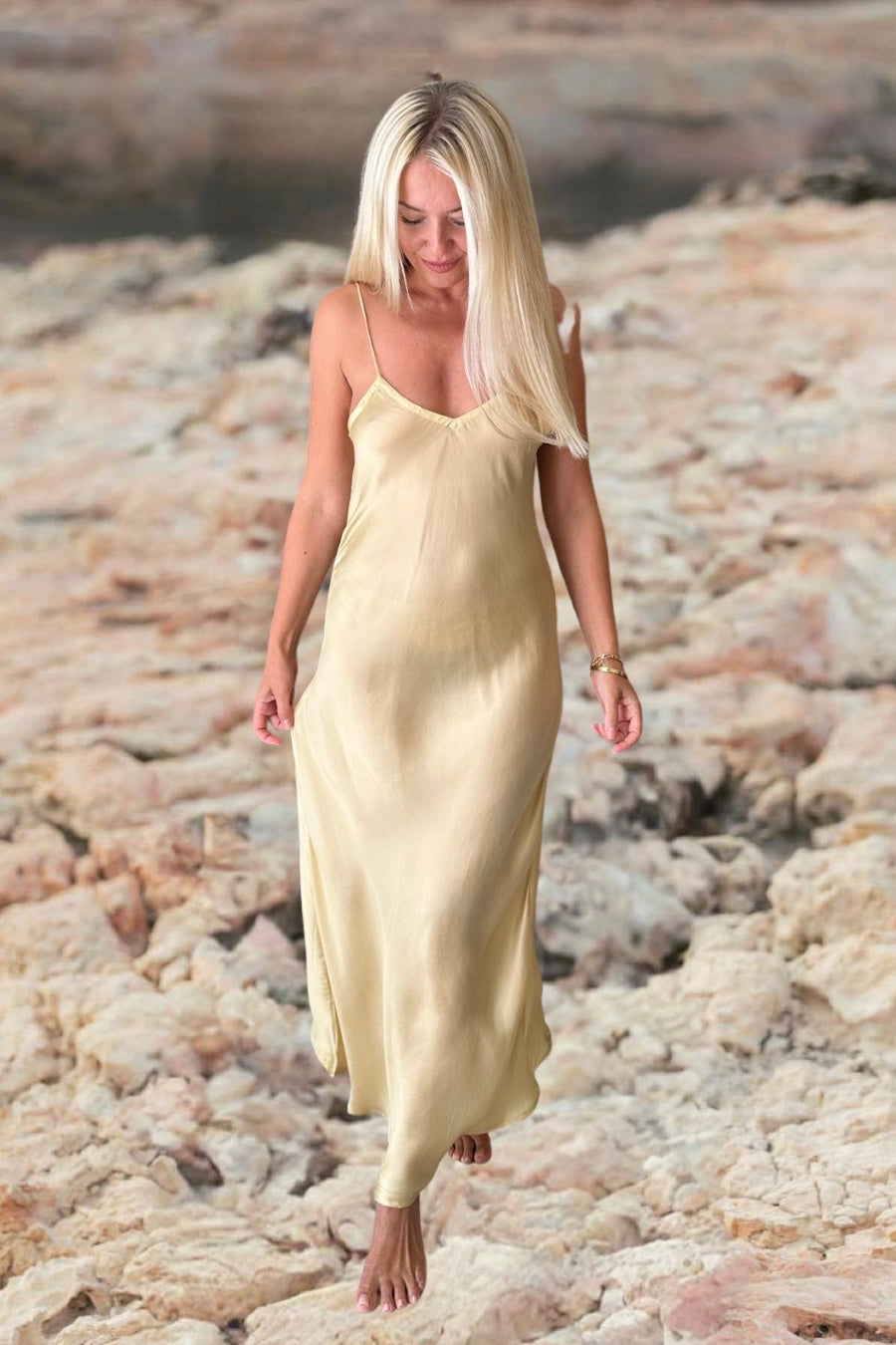 ROSE SILK SLIP DRESS CHAMPAGNE hanamer ROSE SILK SLIP DRESS CHAMPAGNE hanamer