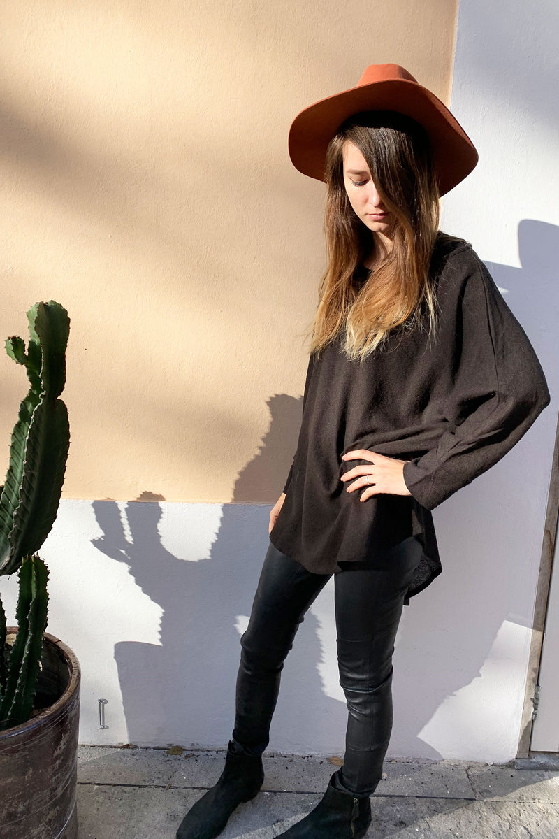 Bat Oversize Top Raw Silk Black 
